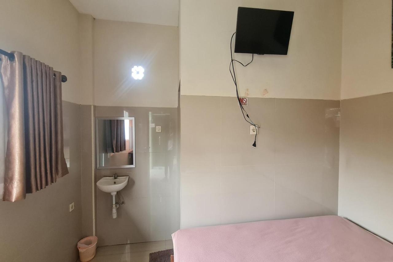 Capital O 93250 Hotel Tirta Kencana 2 Baturaden Banyumas Ngoại thất bức ảnh